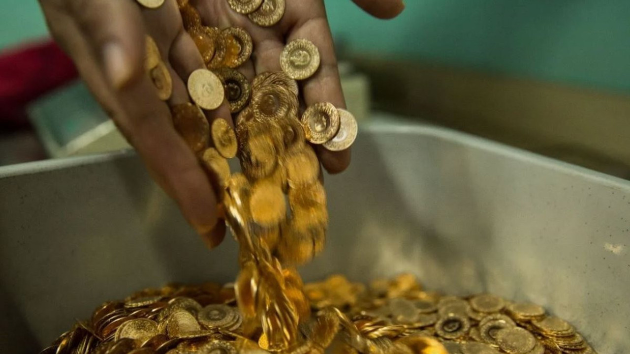 İslam Memiş gram altının 4 bin TL olacağı tarihi açıkladı. Neler olacak neler