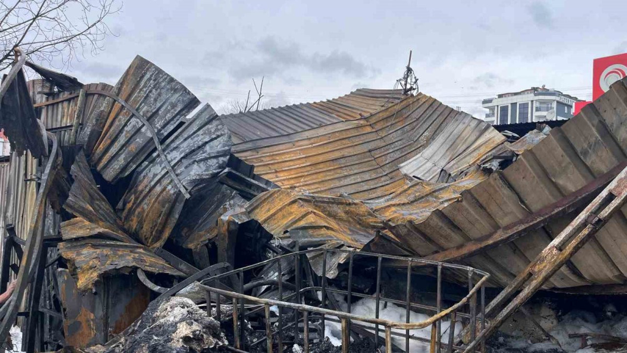 Avcılar'da tesisteki yangının son hali görüntülendi