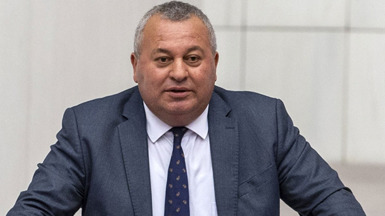 Sınır tanımayan Cemal Enginyurt'tan son bombalar. Yurt dışına gitti ama aklı yine Türkiye'de...