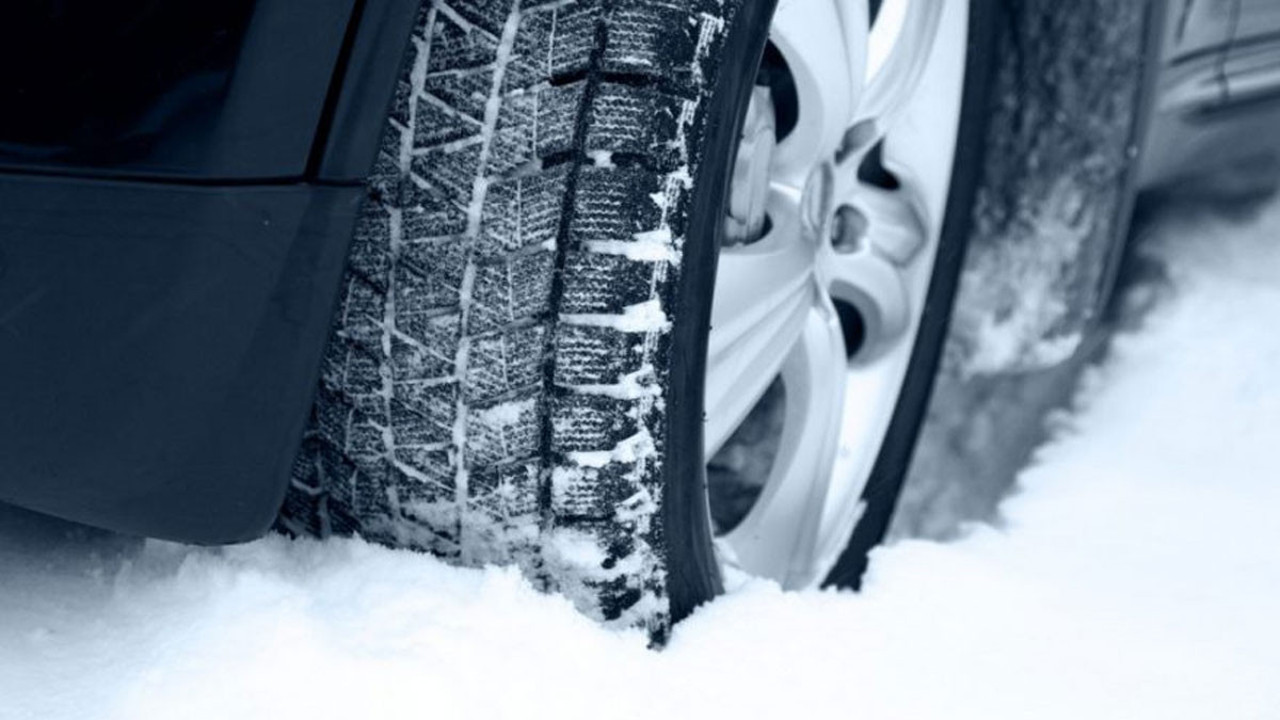 Kış lastiği takmayan araçların trafiğe çıkışı yasaklandı
