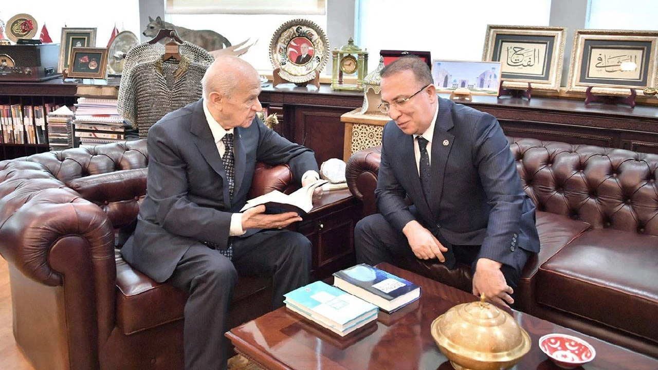 Cuma mesajına yorum yağdı! Bahçeli’nin sağ kolundan merak uyandıran paylaşım