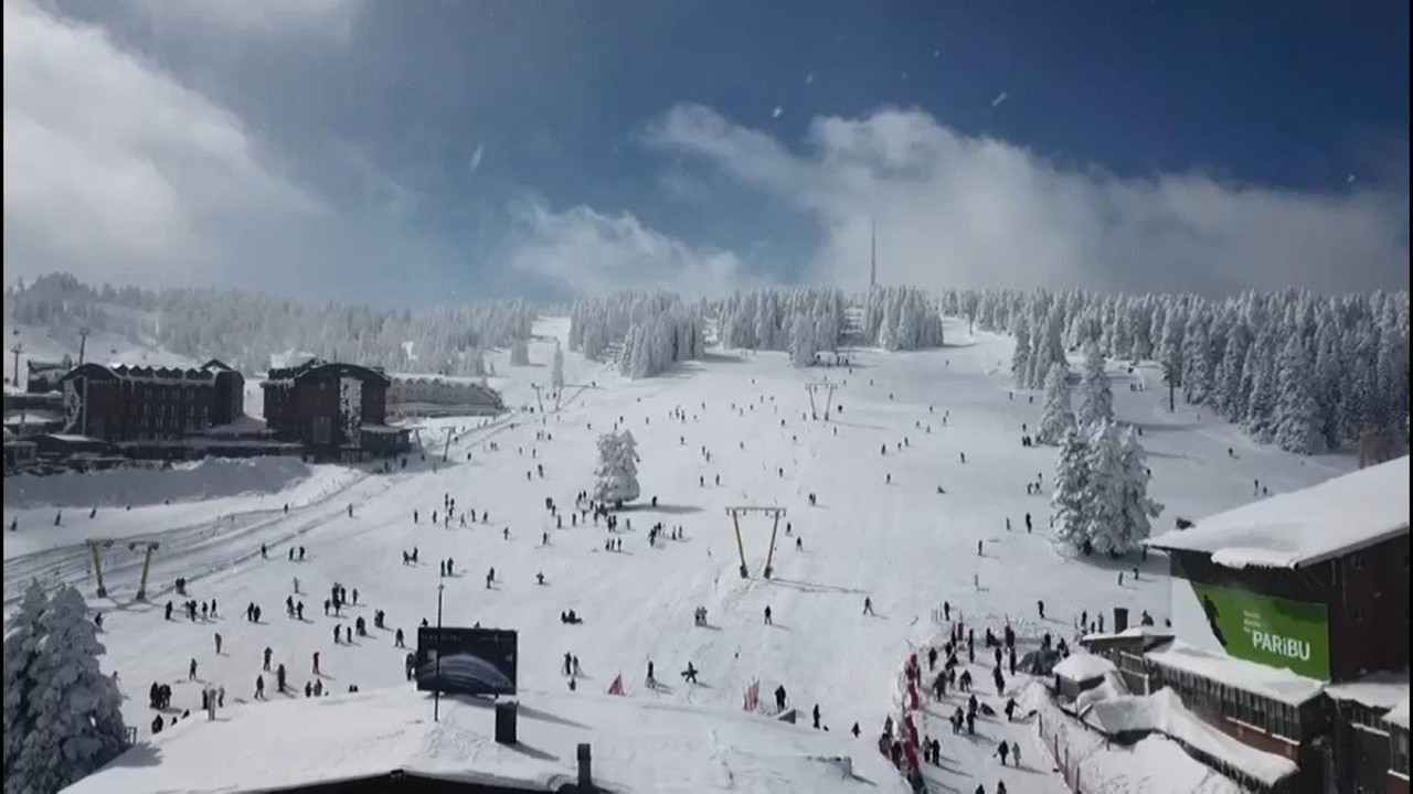 Uludağ tatilcilerin akınına uğradı