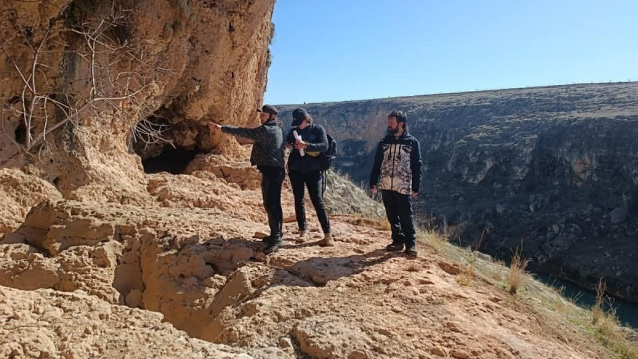 Kaymakam çizgili sırtlanların yaşam alanlarını inceledi