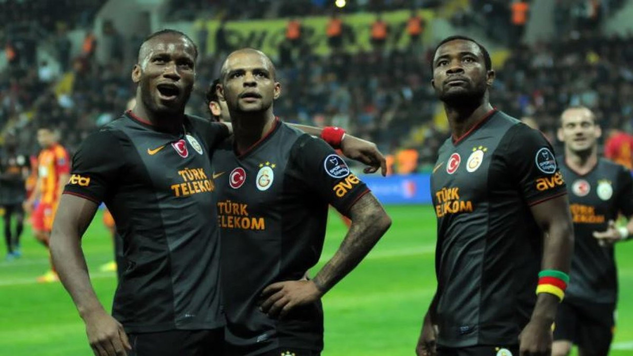 Galatasaraylı eski yıldızdan şaşırtıcı derbi paylaşımı