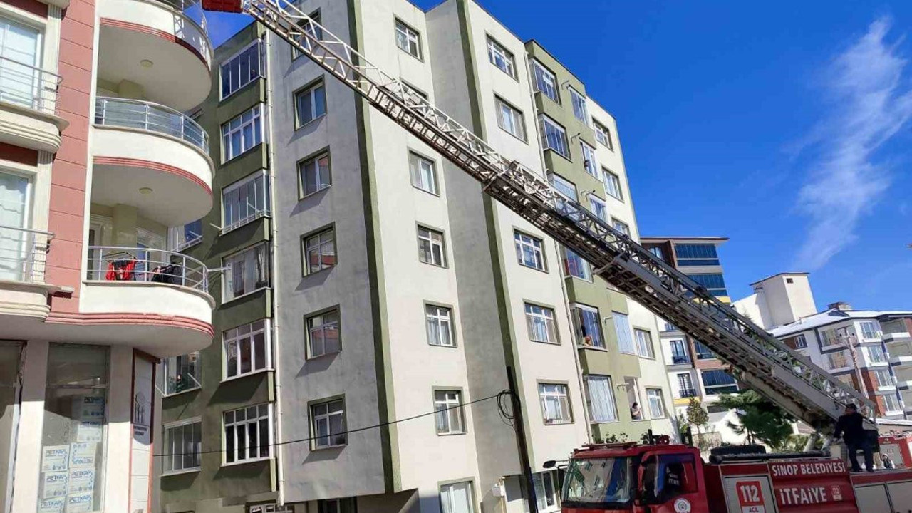 Sinop’ta 5 katlı binada yangın paniği!