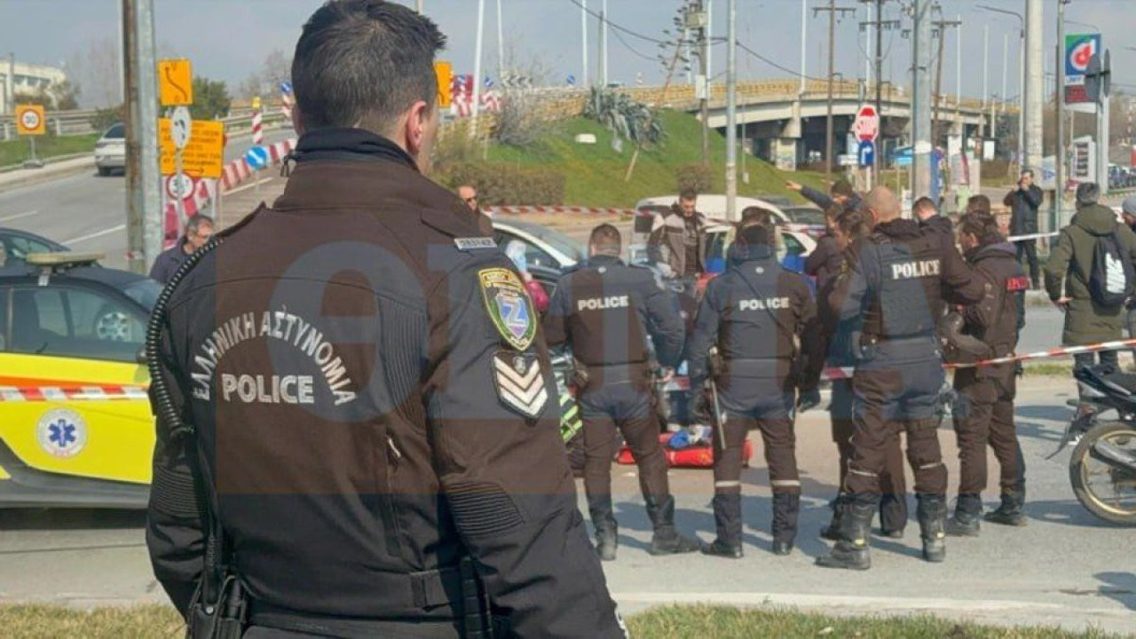 Türklerin içinde bulunduğu otomobil silahla tarandı. Yunan polisi alarma geçti