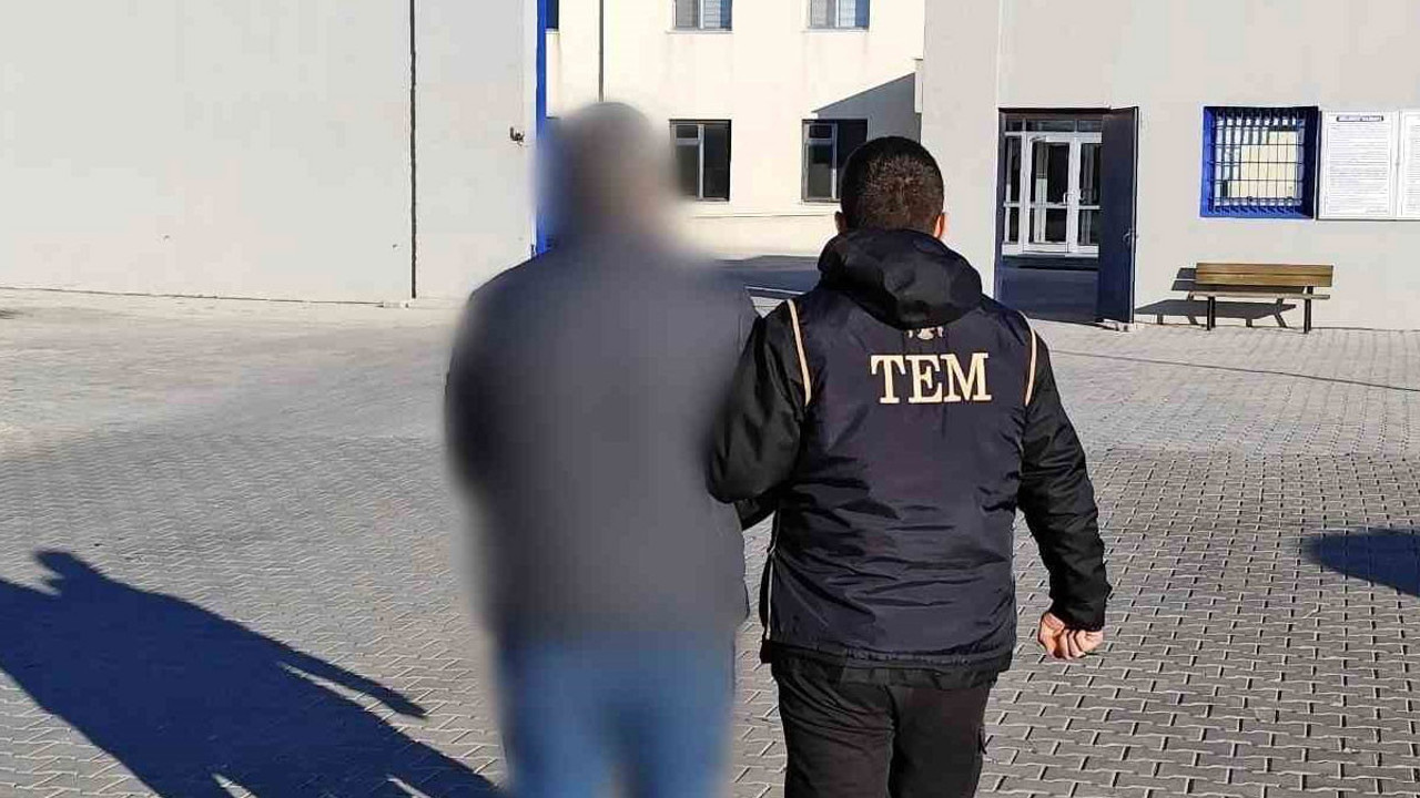 FETÖ’ye üye olmaktan aranıyordu! Şahsı polis yakaladı