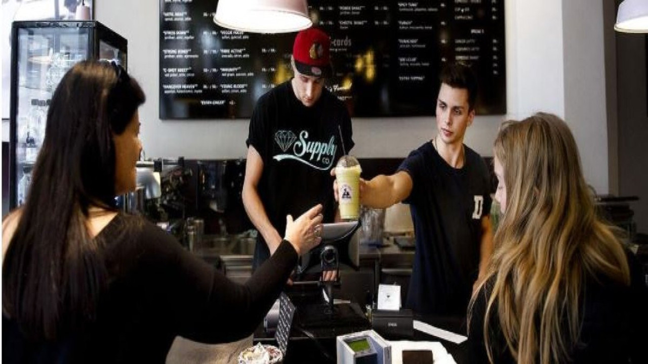 Genç girişimci ünlü Bakan'ın gelini çıktı. Dünya gıda devini Türkiye'ye getirdi