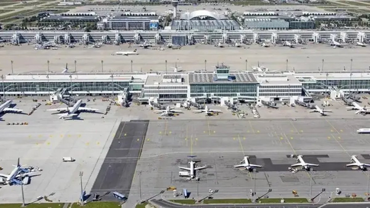 Havalimanında grev! Uçuşların yüzde 80'i askıya alındı