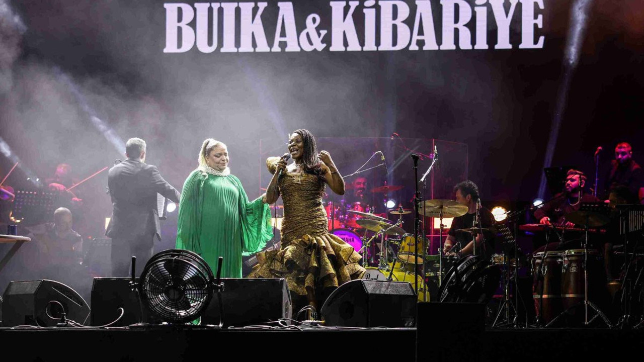 Kibariye ve Buika’dan tarihi konser! Sevdam Ağlıyor’u ilk kez canlı söylediler