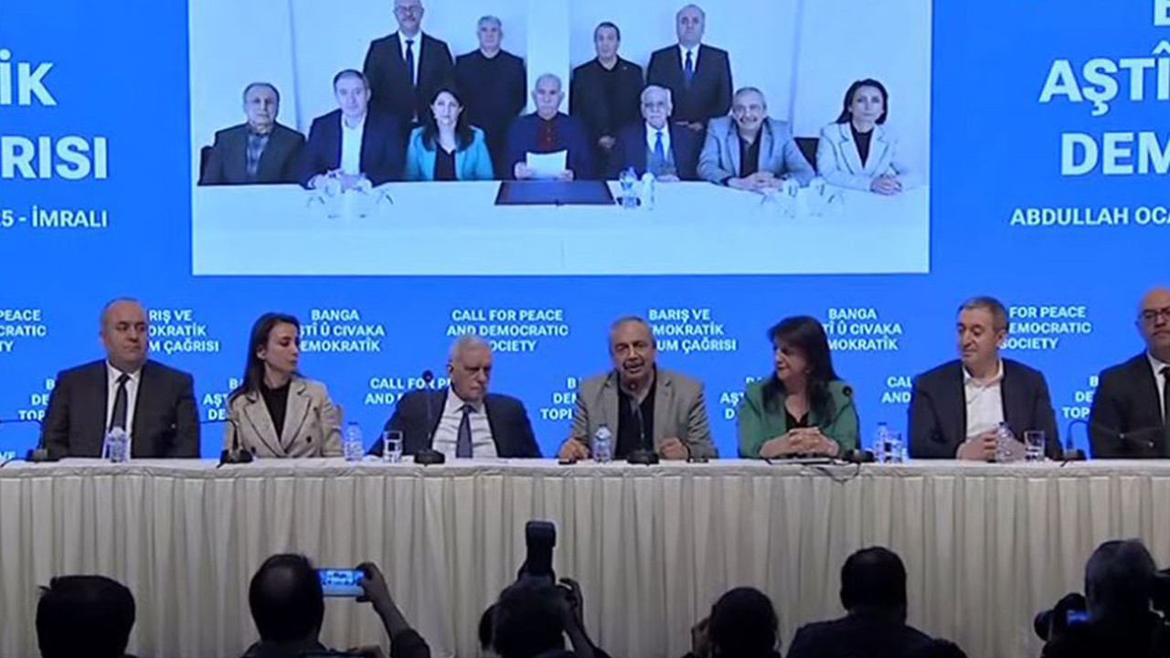 Resmi dil Türkçe'ye ihanet! Bebek katili Öcalan’ın mesajı ilk Kürtçe okundu!