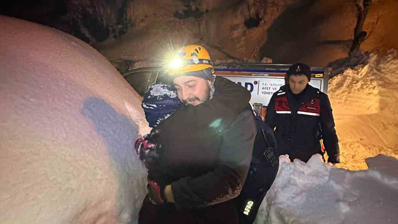 Ekipler seferber oldu! Yaşlı çift kurtarıldı