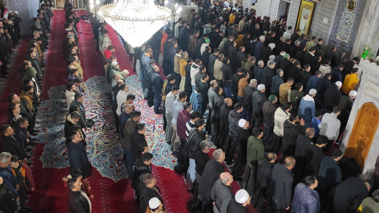Şanlıurfa’da ilk teravih namazı kılındı