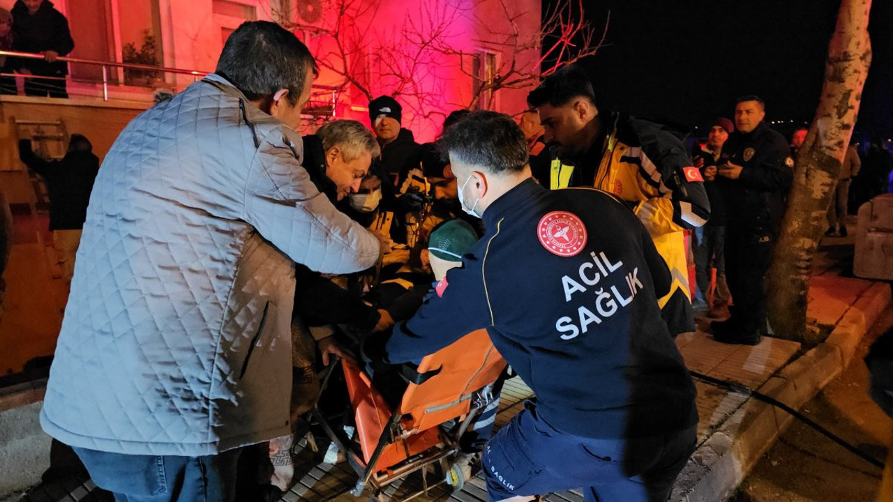 Apartman yangınında 10 kişi dumandan zehirlendi