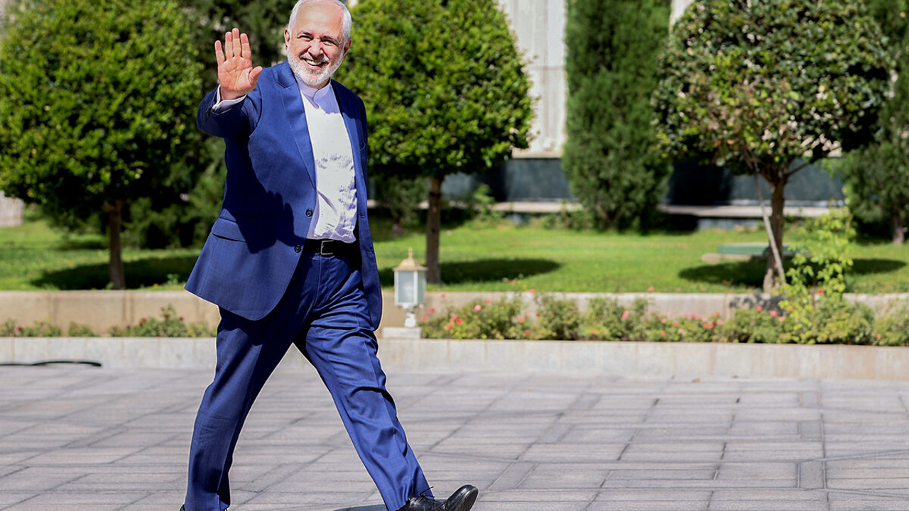 İran’da Cumhurbaşkanı Yardımcısı Cevad Zarif görevinden istifa etti