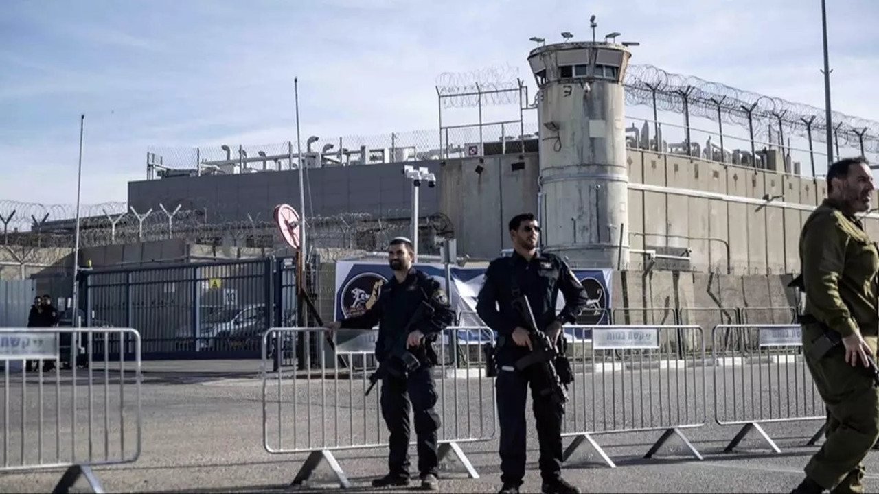 İsrail hapishanesindeki tutuklu bir Filistinli öldü