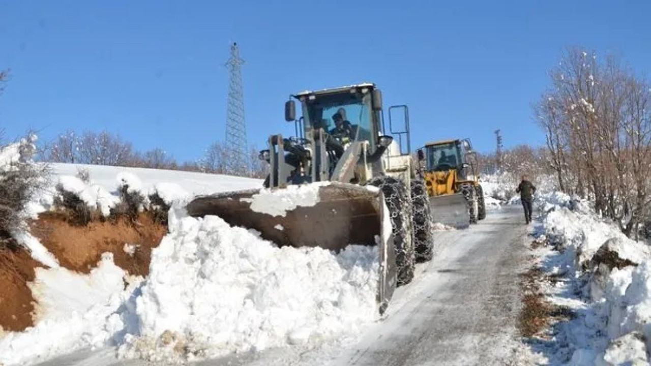 Kapanan köy yolları ulaşıma açılıyor