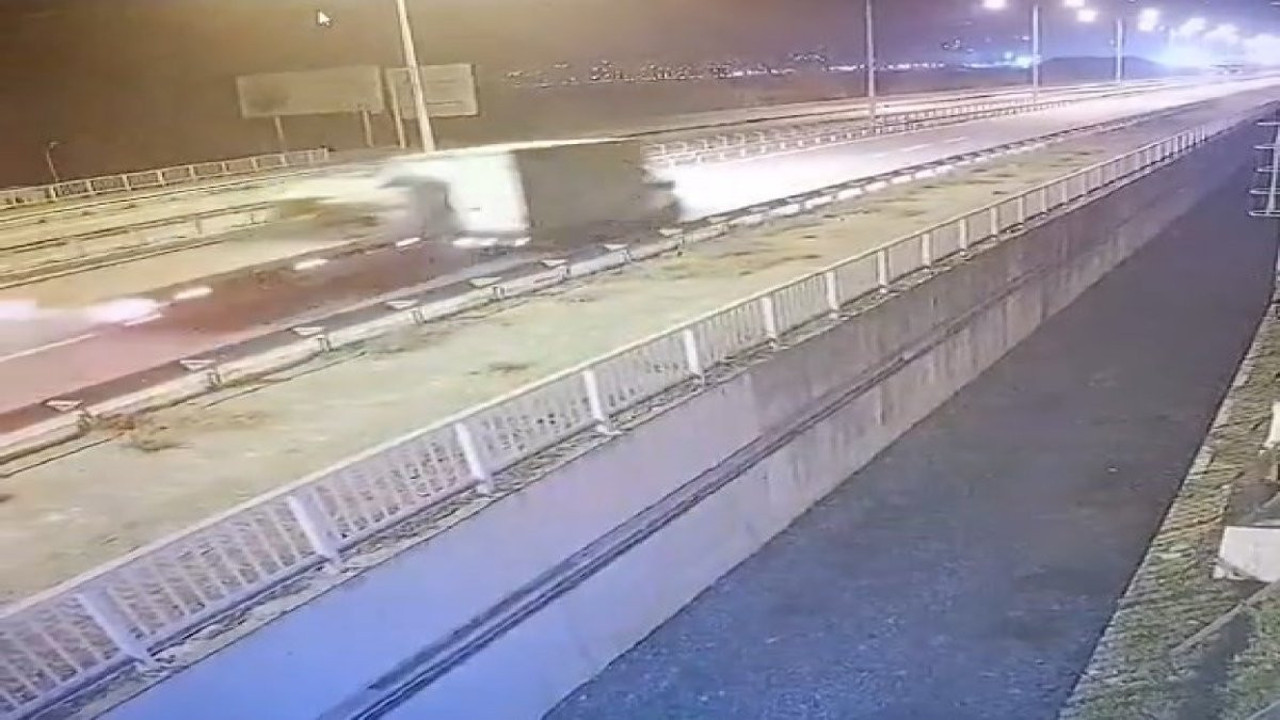 Rize'de çekici, kamyonetle çarpıştı! 2 kişi yaralandı