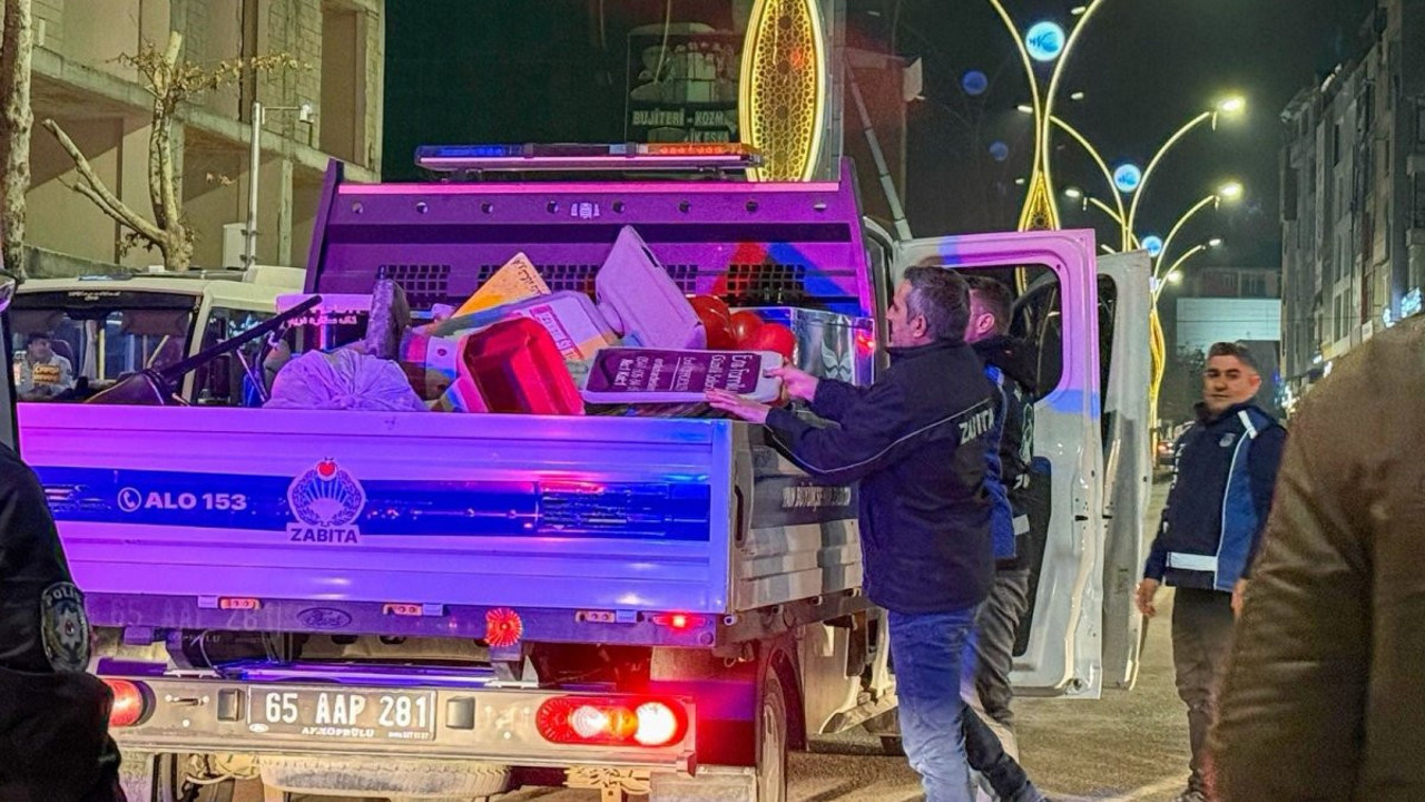 Büyükşehir Belediyesi'nden kaldırım işgaline son!