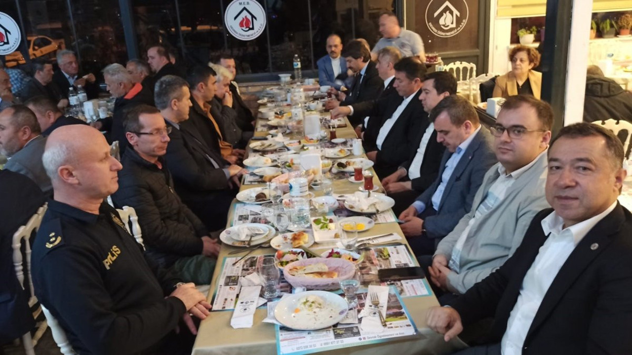 Devrekli muhtarlar iftar yemeğinde bir araya geldiler