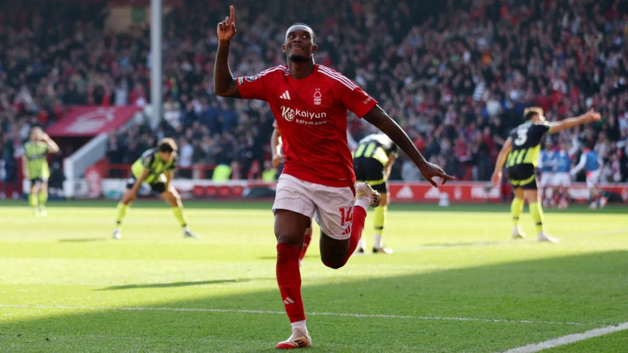 Parayla saadet olmuyor: Nottingham Forest, Manchester City’yi devirdi