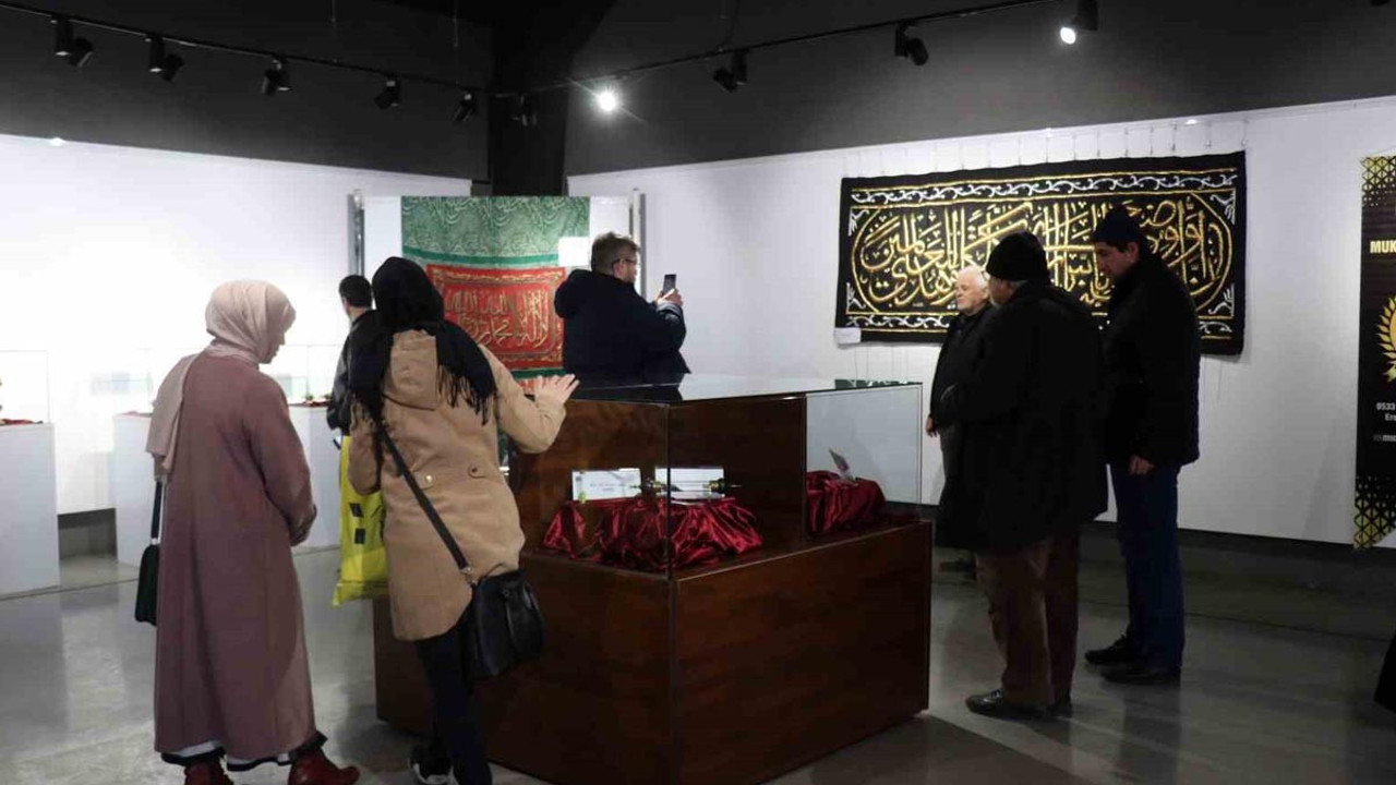 Mukaddes emanetleri görmek isteyenler soluğu bu sergide aldı