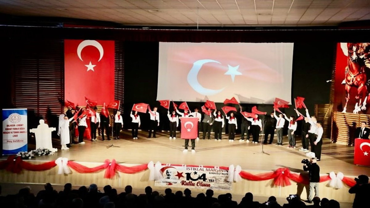 İstiklal Marşı’nın 104. yılı Edremit’te coşkuyla kutlandı