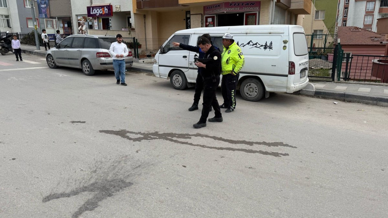 9 yaşındaki çocuğa okulunun önünde çarptılar!