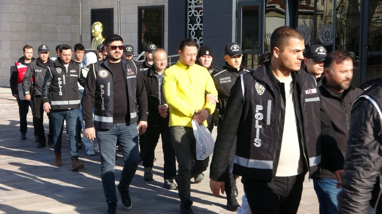 Çanakkale'de balyozlu, bıçaklı kavga dehşeti!