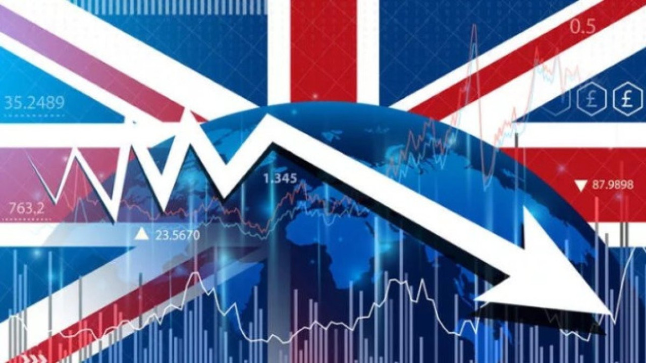 İngiliz ekonomisi küçülmeye gitti