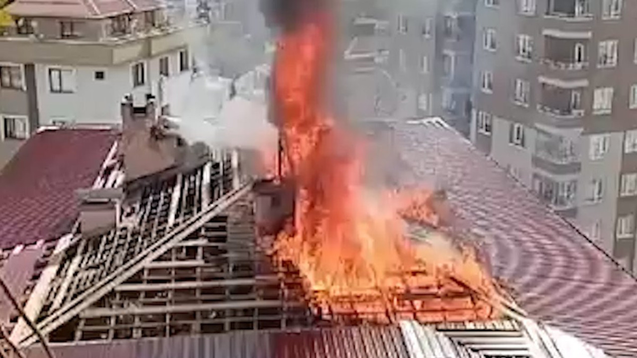 Rize’de çatı yangını