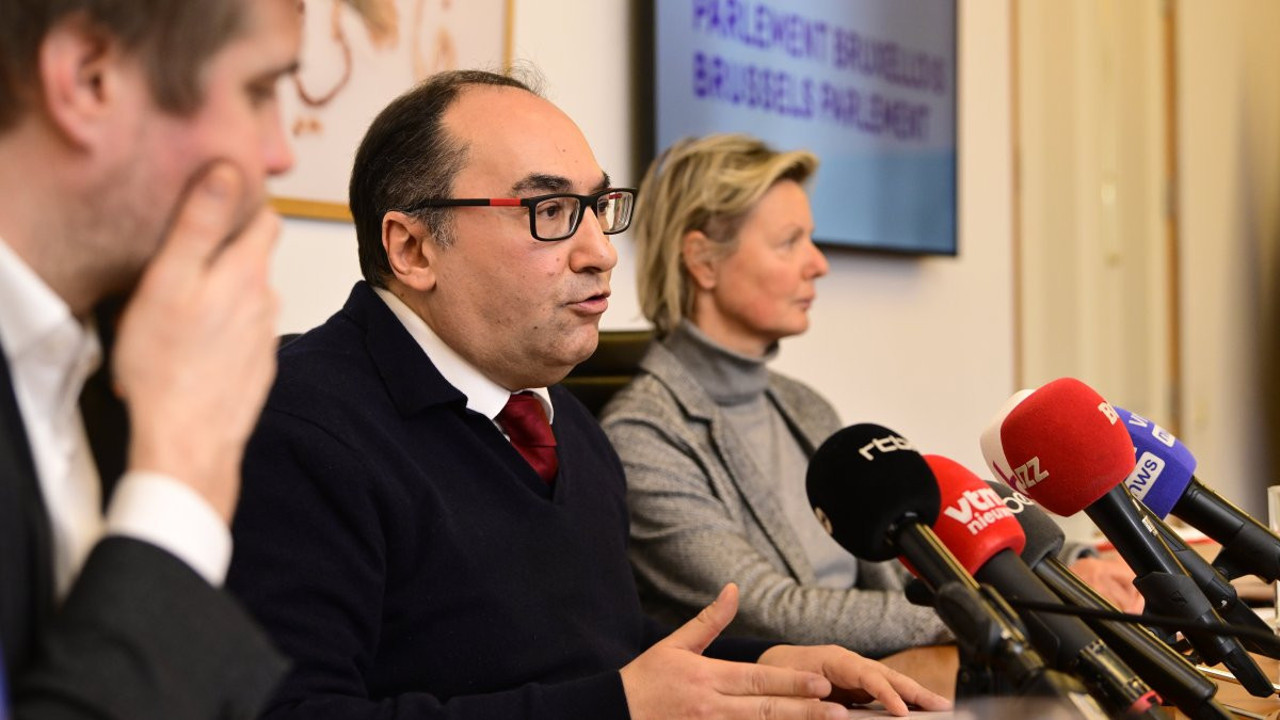 Brüksel 7 partili koalisyona hazırlanıyor