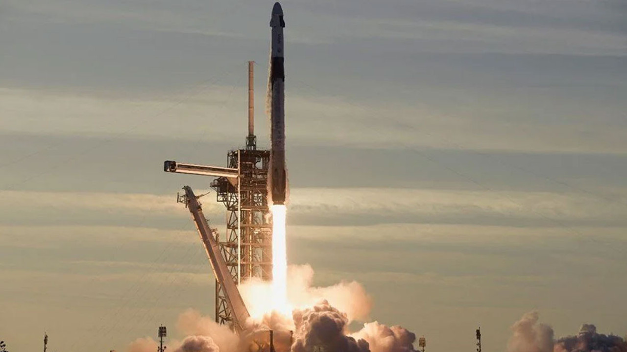 SpaceX, 4 astronotu Uluslararası Uzay İstasyonu'na gönderdi
