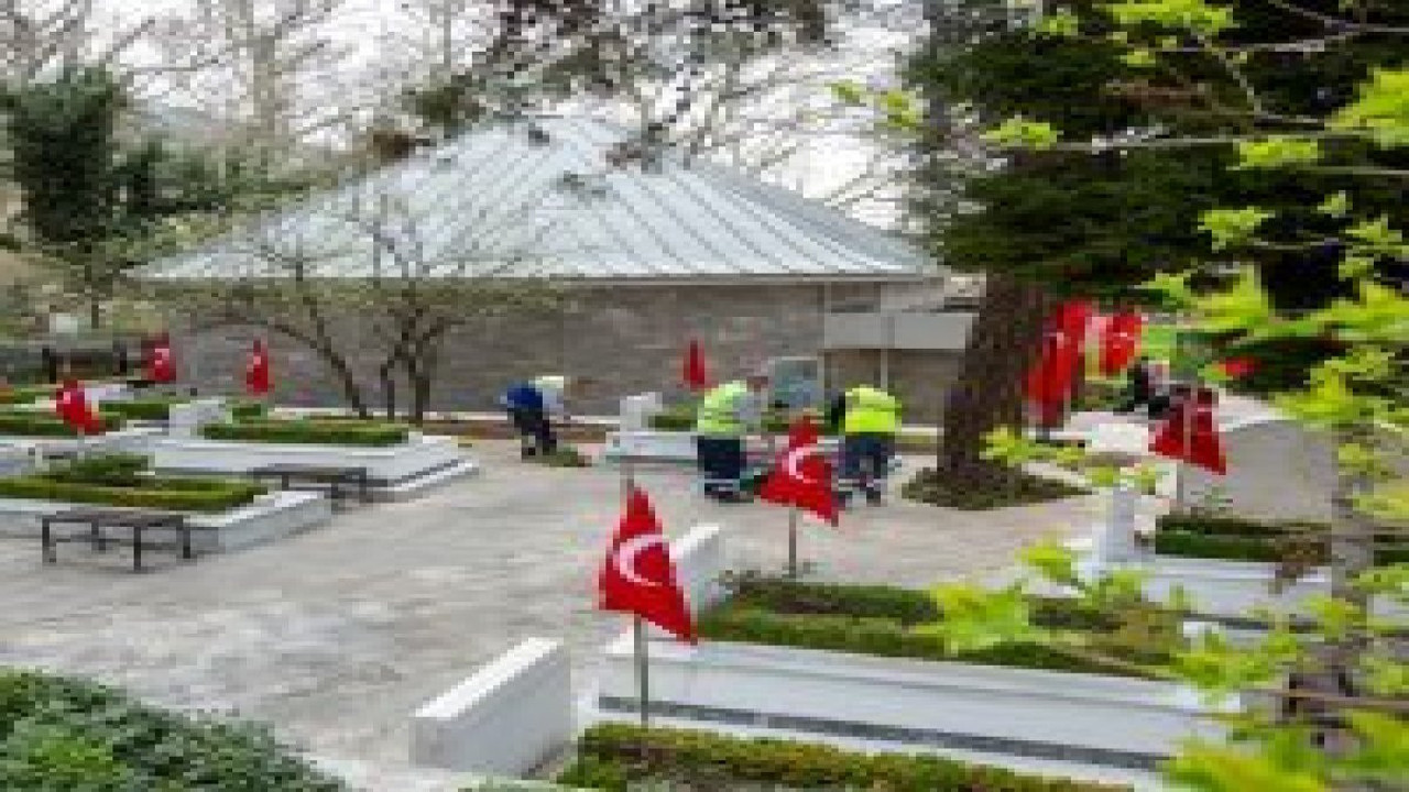 Şehitliklerde temizlik çalışması