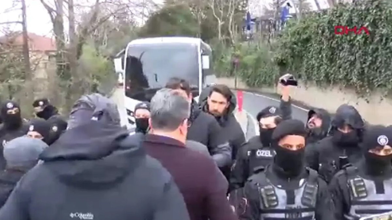 Ekrem İmamoğlu evinden alınarak Vatan Emniyet'e götürülüyor