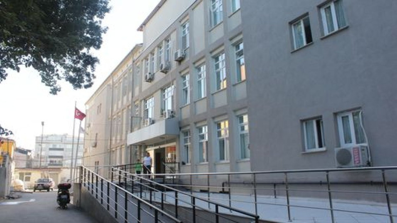 Gözaltı kararı verilen İmamoğlu hastaneye getirildi