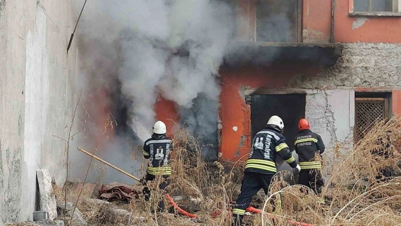 Metruk bina alevlere teslim oldu