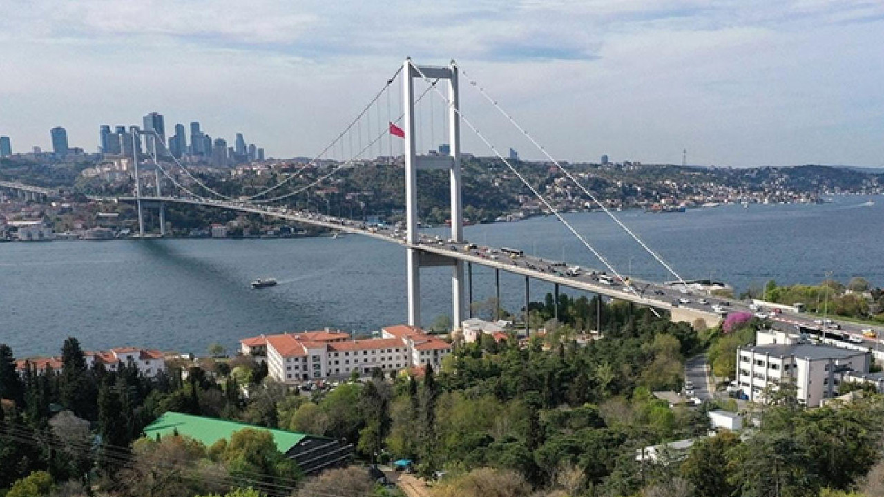 İstanbul Boğazı'nda gemi trafiği geçici olarak askıya alındı!