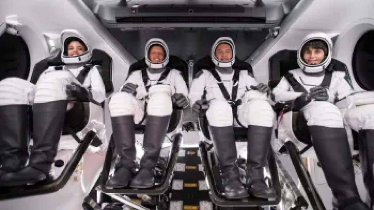 Trump açıkladı! Uzayda mahsur kalan astronotlarla ilgili önemli gelişme