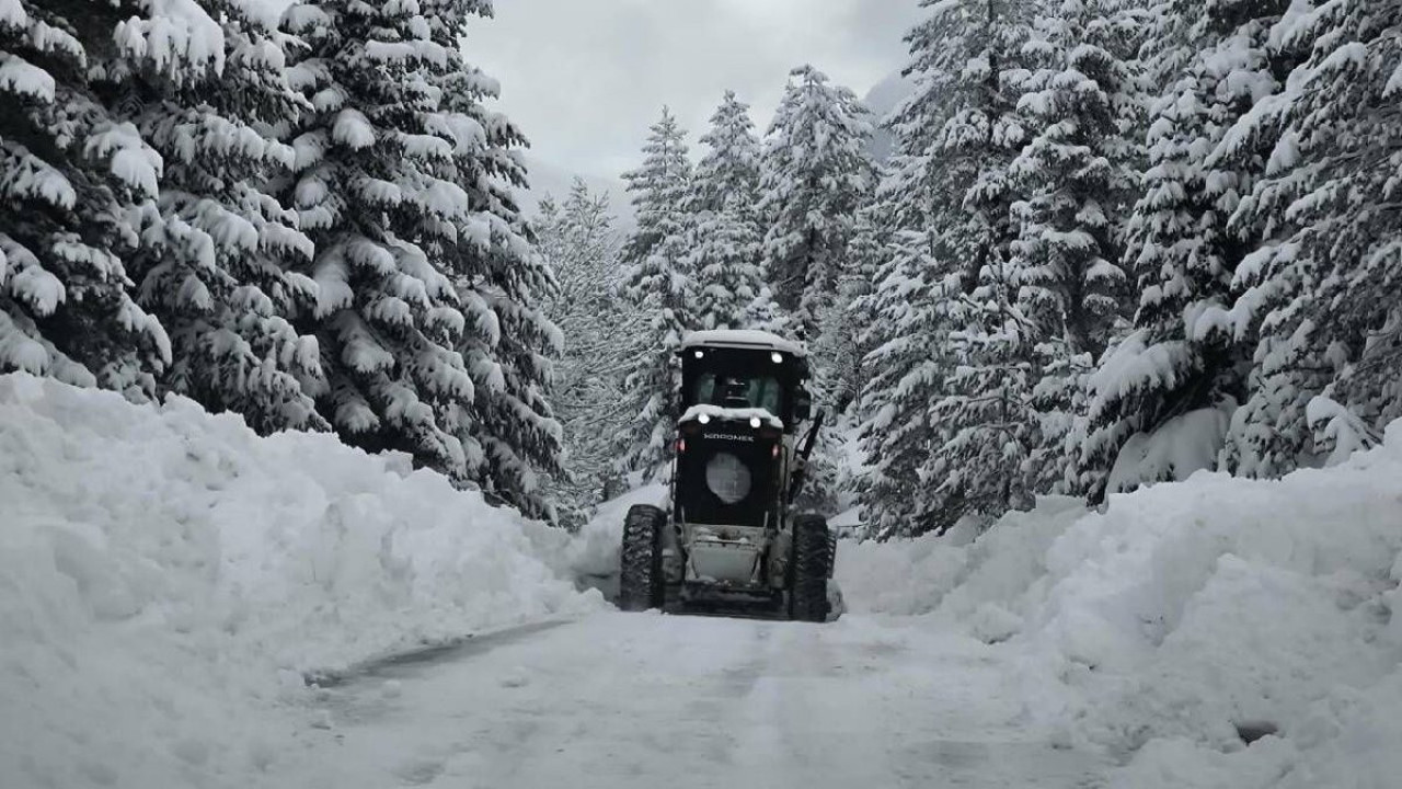 Kastamonu'da kar esareti... 8 köy yolu ulaşıma kapandı
