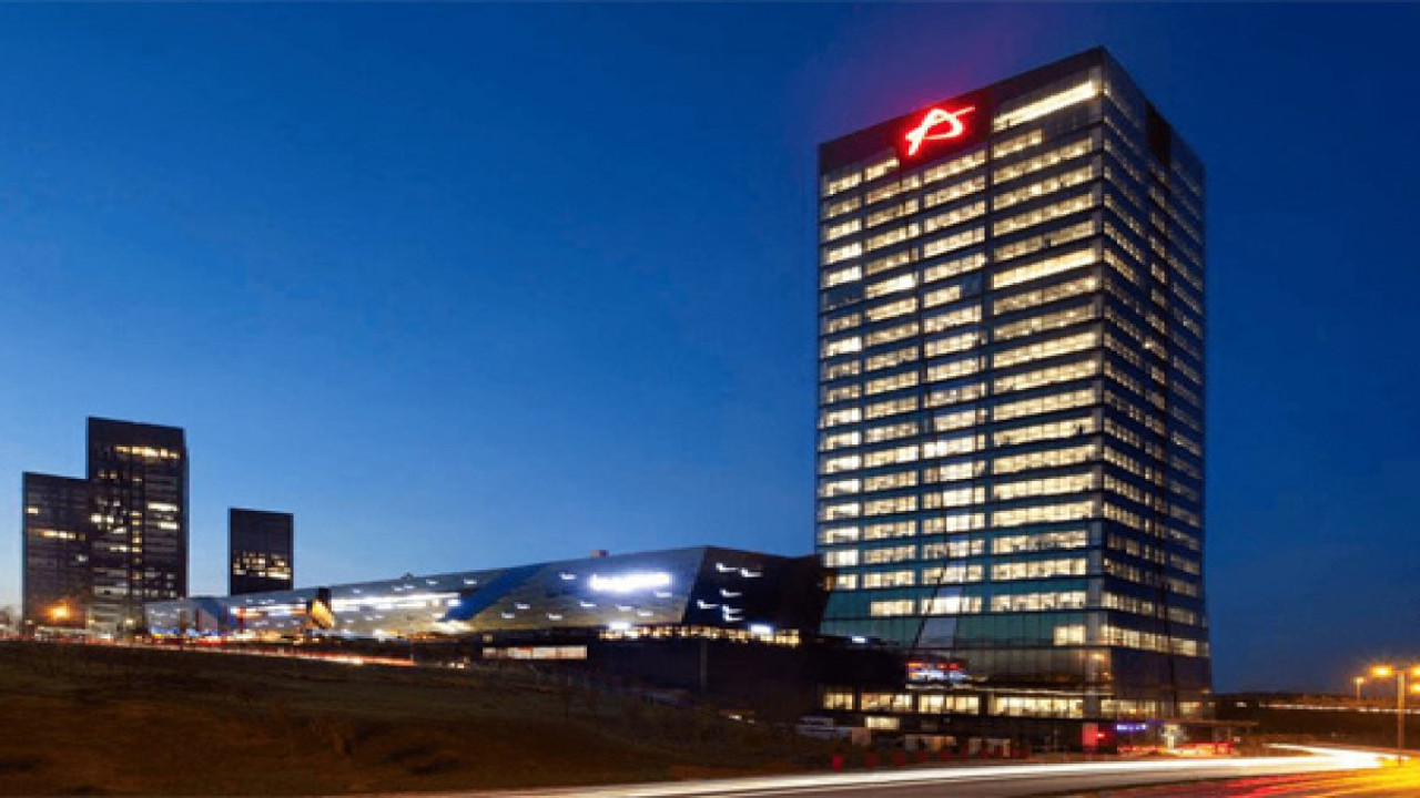 Dev bir grubun patronu da aynı kararı aldığını açıkladı. Güler Sabancı 2 gün önce bırakmıştı... İş dünyasında neler oluyor?