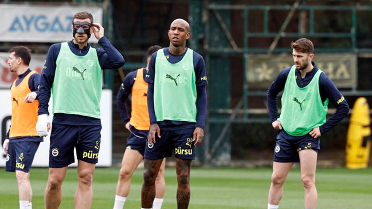 Edin Dzeko antrenmana maskeyle çıktı