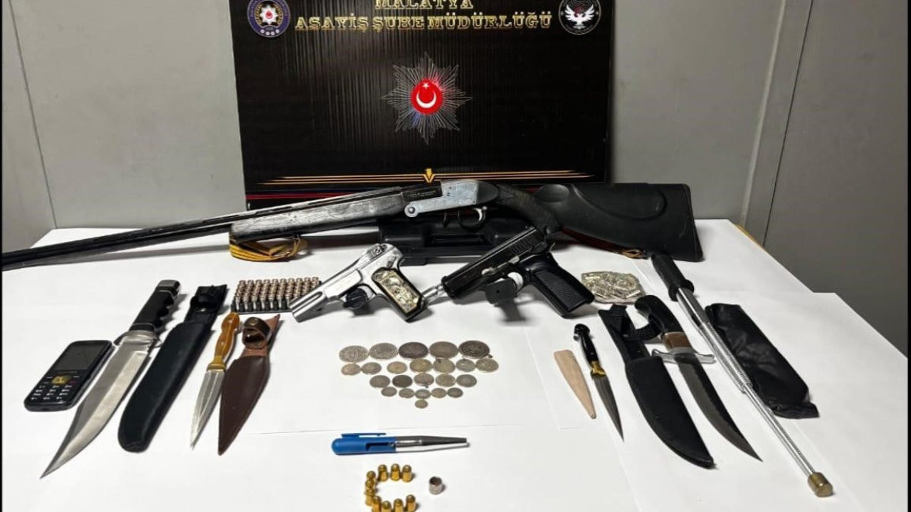 Cinayet zanlısının evinden cephanelik çıktı