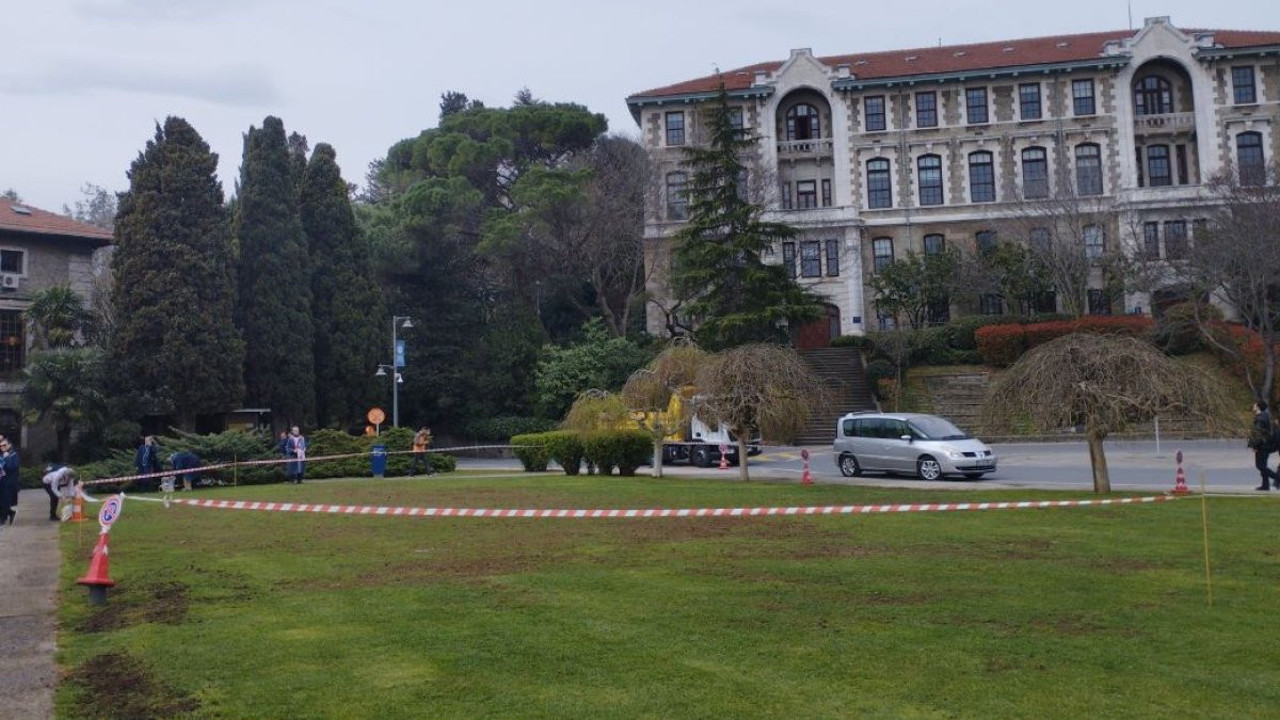 Boğaziçi'nde kayyum rektör eylem yapılan alana 'gübre' döktürdü!