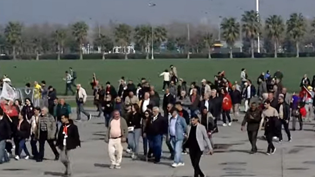 İmamoğlu'na özgürlük mitingi... Katılımcılar alana alınmaya başladı