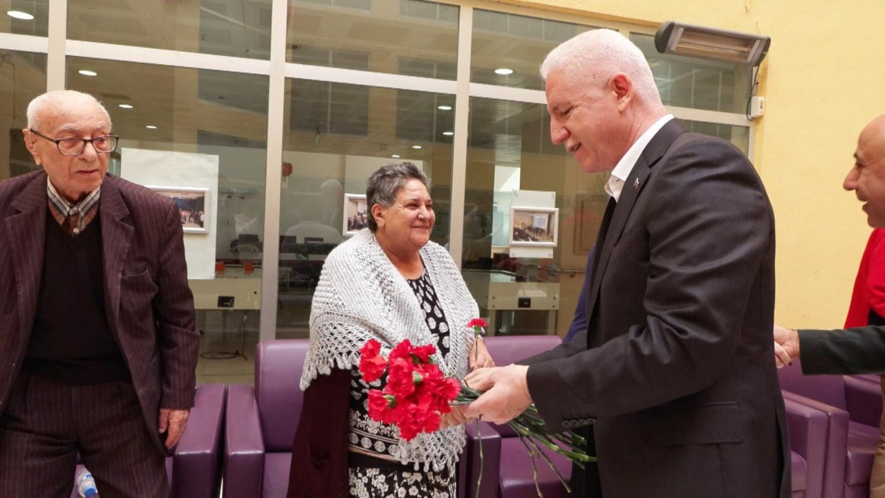 İstanbul Valisi Davut Gül, Sultangazi Huzurevi sakinlerini ziyaret etti