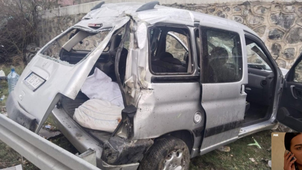 Kamyonet bariyerlere çarparak takla attı: Yaralılar var