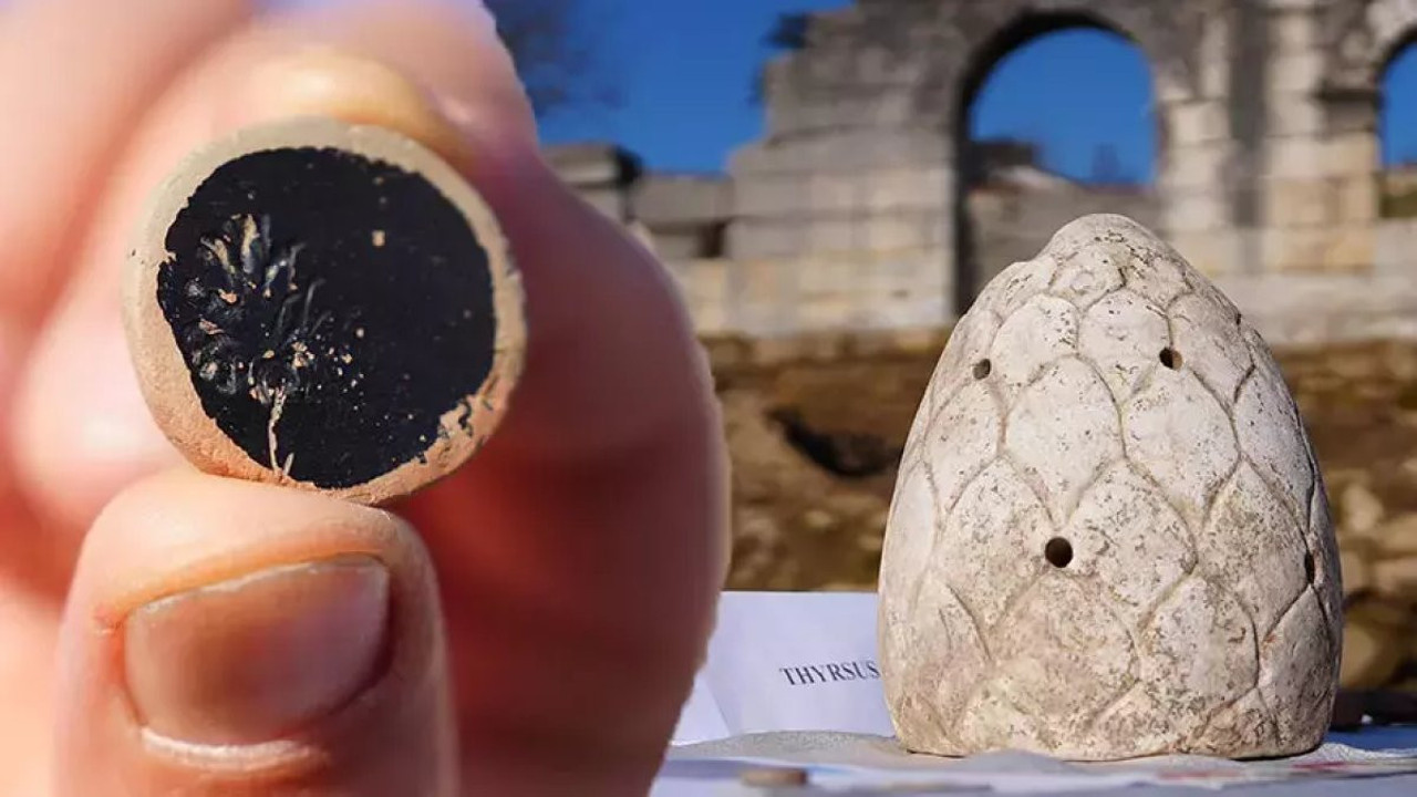 Ortaya çıkan 2 bin yıllık sırlarla ilgili uzman görüşleri! Antik tiyatroda şaşırtan buluntu