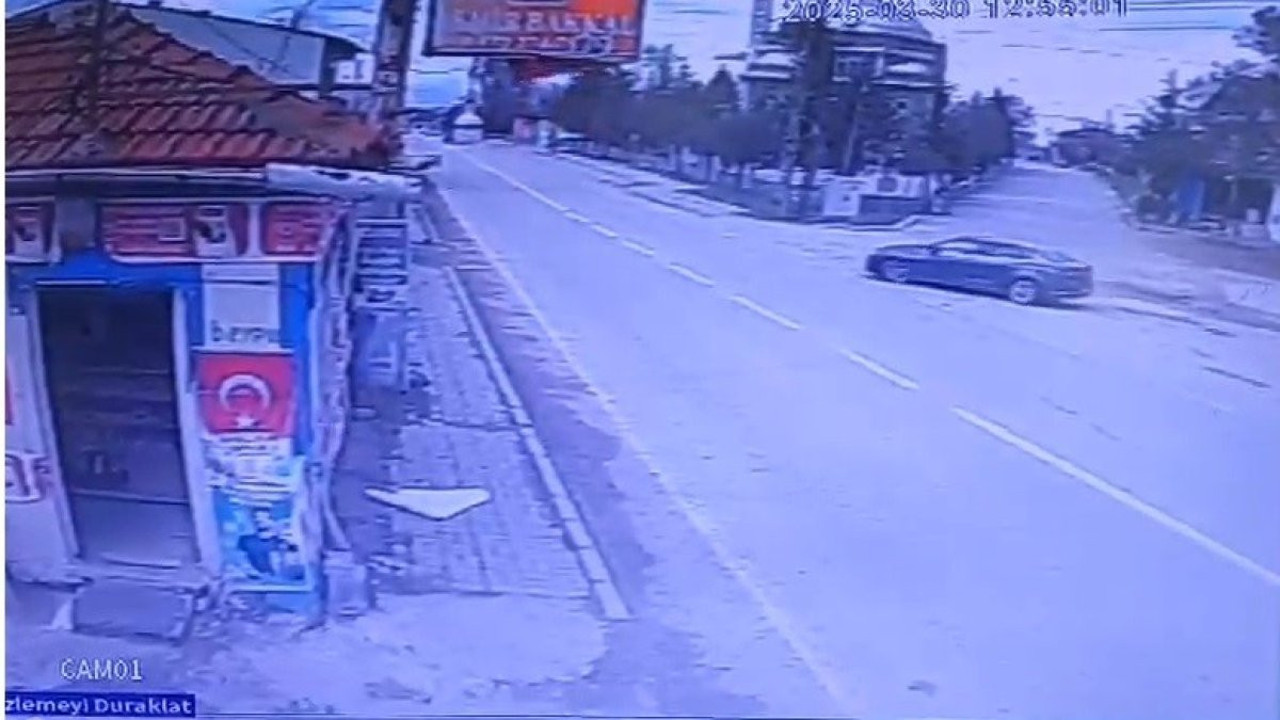 Afyonkarahisar'da 20 yaşındaki motosiklet sürücüsünün öldüğü kaza güvenlik kamerasında