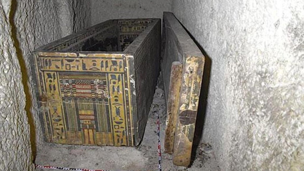 Gizemli mezarın sırları gün yüzüne çıktı! 4 bin yıllık iç içe tabutlar ortaya çıkarıldı! İşin uzmanları değerlendirdi